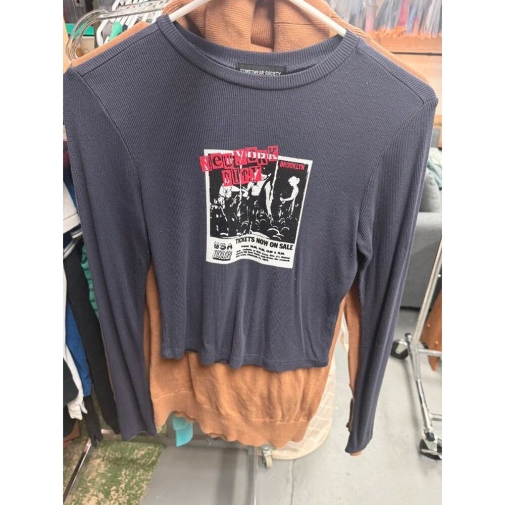 Small women’s crop